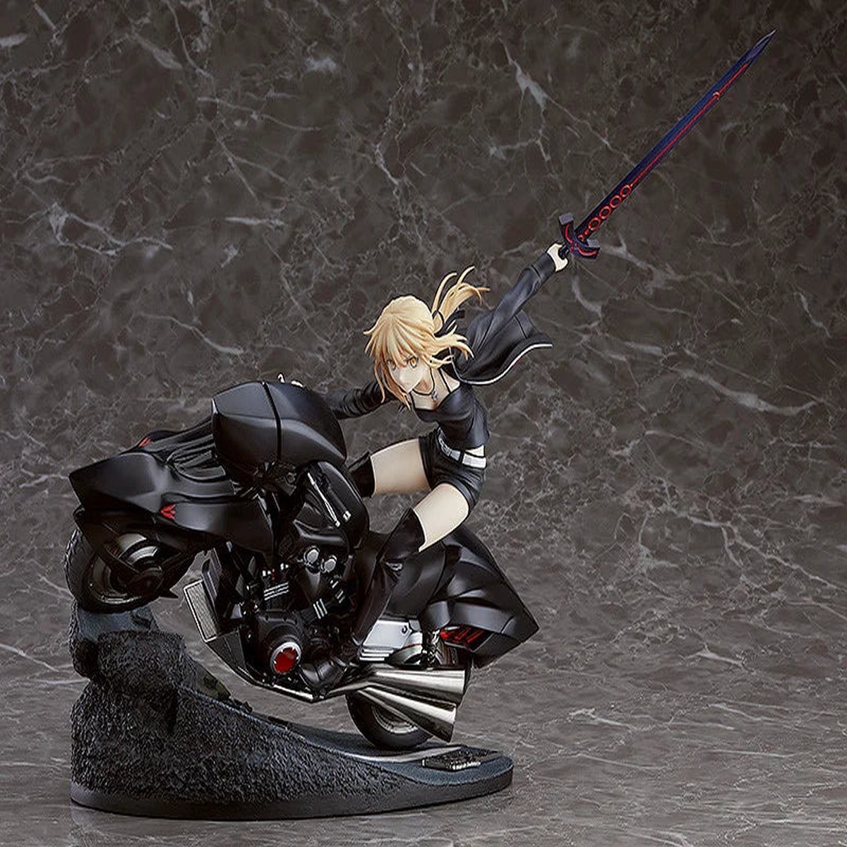 Good Smile 1/8 Fate Grand Order Saber Rider Altria Pendragon Alter Cuirassier Noir ver PVC Figure
